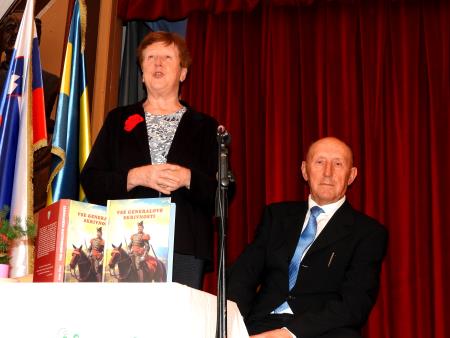 Pogovor s pisateljem Ivanom Sivcem  je vodila  Angelca Maček